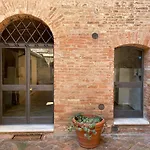 Fonte 6: Centro Vicino Piazza Del Campo